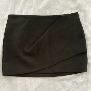 Zara mini skirt dark olive green color.